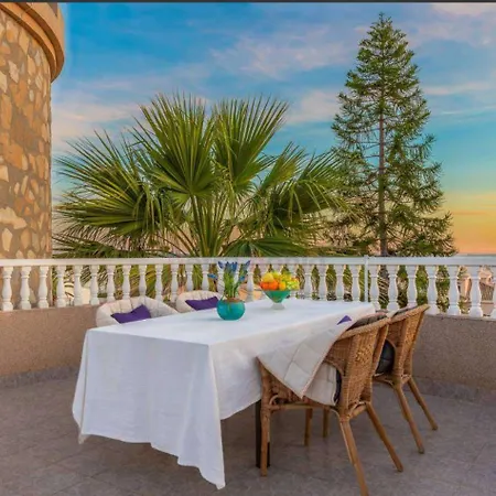 Rapunzel - 30 Mins From Alicante And Close To Everything Villa *